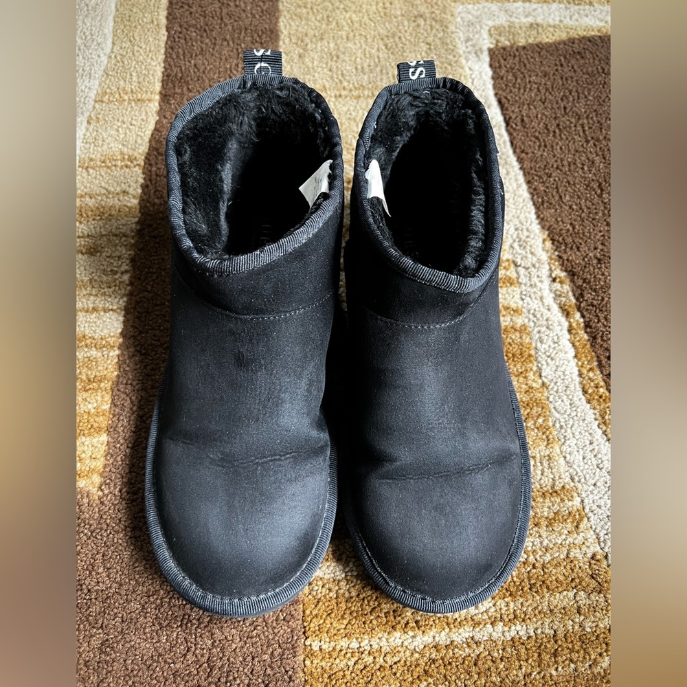 Guess faux fur lined ankle boots women’s size 9